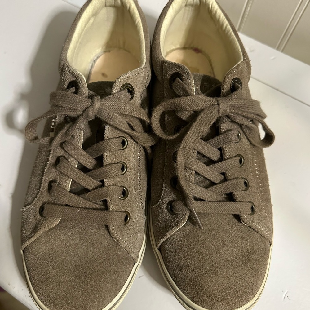 Casual Brown Lace-Up Sneakers